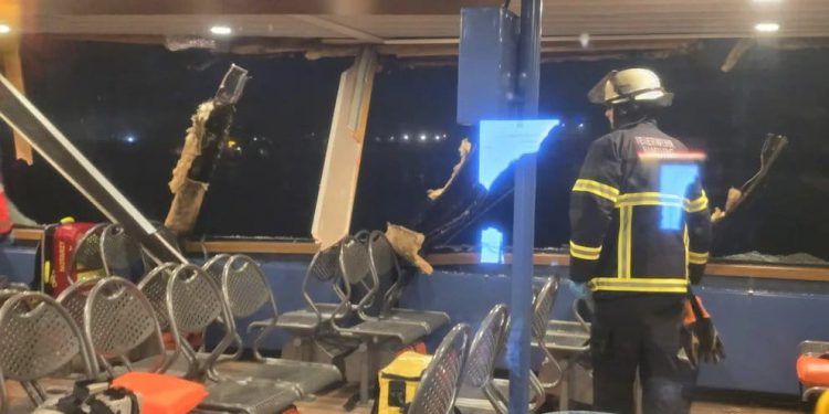 Sudar teglenice i trajekta u Hamburgu