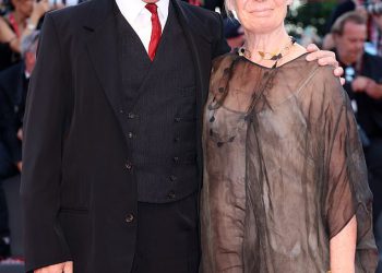 Supruga Sir Marka Rylancea Claire Van Kampen umrla je u 71. godini na muževljev rođendan