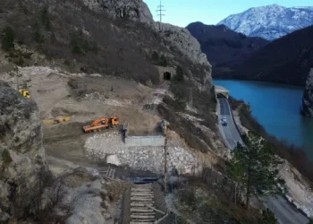 TURCI PRIVODE KRAJU RADOVE Glavni inženjer predviđa skori kraj na sanaciji željezničke pruge u Jablanici
