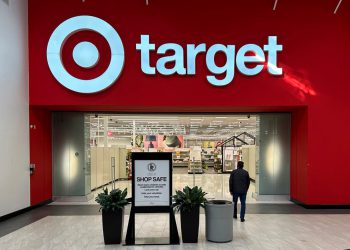 Target završava svoje ciljeve raznolikosti jer jaki protivnik DEI-a zauzima Bijelu kuću