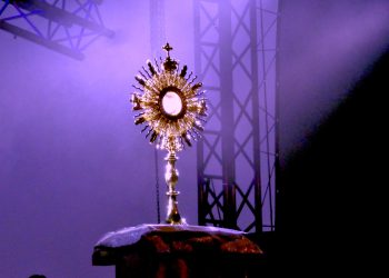 Teška ovisnica otišla pred Presveto jedan sat, ozdravila i završila magisterij: Evo što je rekla Isusu