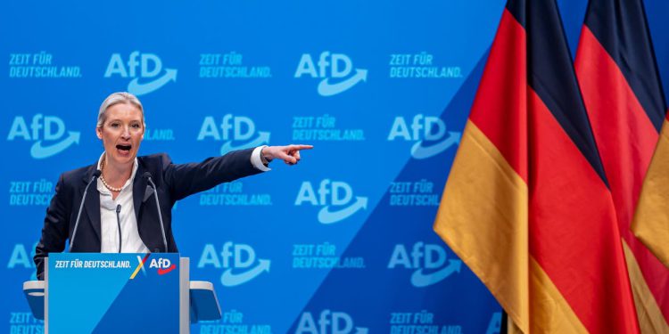 Tisuće prosvjeduju na skupu krajnje desničarskog AfD-a na početku predizborne kampanje u Njemačkoj