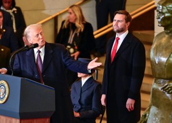 Trump brblja u govoru nakon inauguracije dok se ponovno osvrće na stare pritužbe i pritužbe