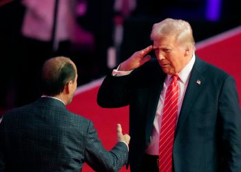 Trump će potpisati više od 200 izvršnih naloga prvog dana na dužnosti, stoji u izvješću