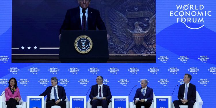 Trump drži ključni govor u Davosu nakon što je sugerirao da se Biden trebao pomilovati tijekom Hannity intervjua: uživo