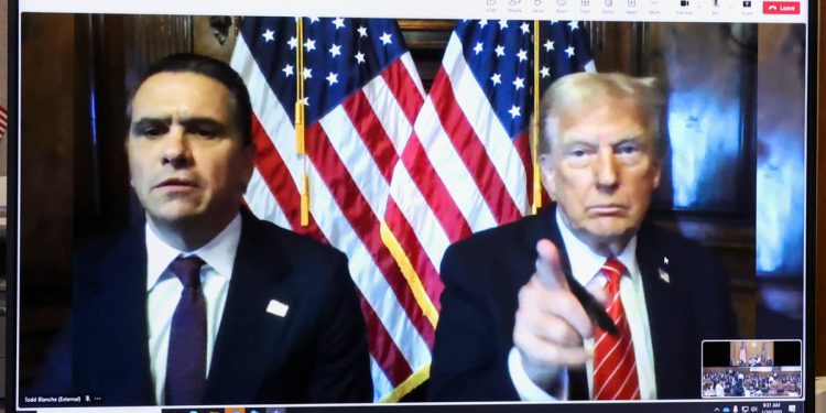 Trump izricanje kazne uživo: Novoizabrani predsjednik izbjegava zatvor dok bježi kaznu u slučaju zataškavanja novca