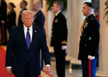 Trump kaže da je avionska nesreća Washington DC ‘trebala biti spriječena’ dok se tuguje zbog ‘strašne noći’: najnovije