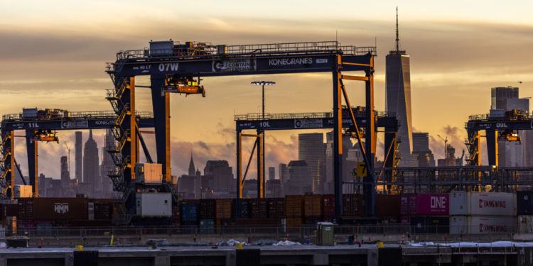 Trump najavljuje novu američku poreznu agenciju — RT World News