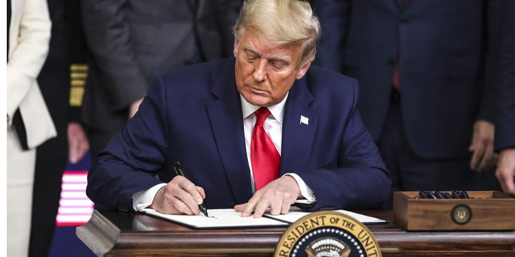 Trump navodno planira izdati oko 100 izvršnih naloga nakon preuzimanja dužnosti