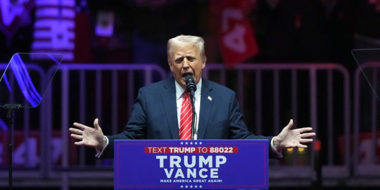 Trump obećava objaviti tajne dosjee o velikim američkim ubojstvima ‘za nekoliko dana’ nakon desetljeća teorija zavjere