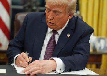 Trump okrivi ‘bez anđela’ Zelenskog za rusku invaziju uoči posjeta Los Angelesa u anketu štete od požara: uživo