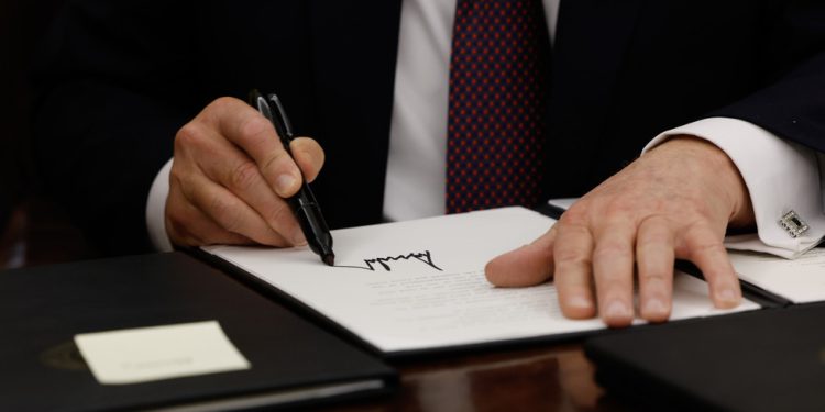 Trump pokrenuo sveobuhvatnu akciju gušenja granice — RT World News