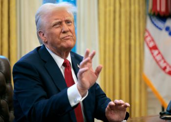 Trump se zavjetuje Meksiko, Kanada tarife za početak 1. veljače; Kash Patel i Tulsi Gabbard senatni roštilj lice: uživo