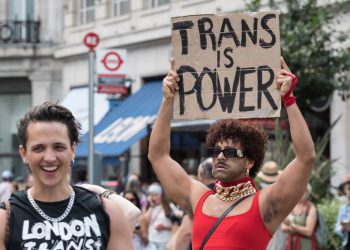 Trump ukida prava transrodnih osoba i DEI — RT World News