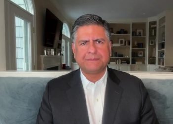 Trumpov bivši savjetnik kaže da je predsjednikov pogled na Faragea narušen | Vijesti