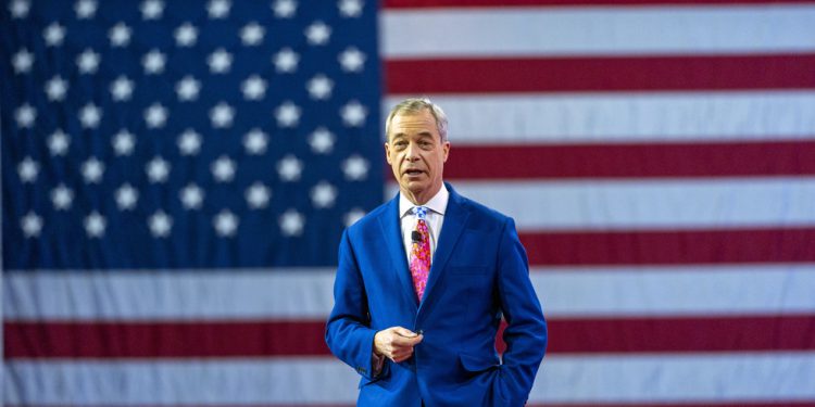 Trumpov tim pomaže Farageovoj stranci da poveća izborne šanse u UK – Daily Mail – RT World News