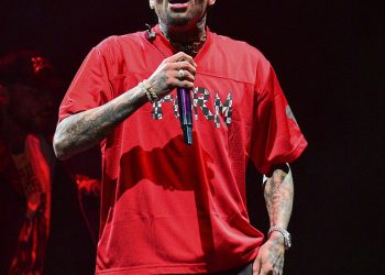 Tužba Chrisa Browna: Warner Bros. Discovery stoji iza dokumentarnih serija dok pjevačev odvjetnik krade korporaciju