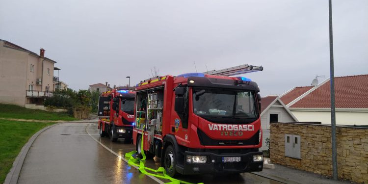 U Poreču gorjela dva kafića – Jesu li požari podmetnuti?