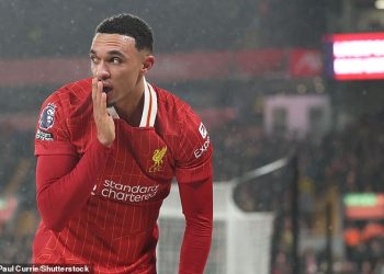 ‘U kampu Trenta Alexander-Arnolda ZNALI su da će Real Madrid predati ponudu u siječnju’, tvrdi Jamie Carragher – dok je braničevo turobno igranje protiv Man Uniteda izazvalo ŽESTOKU raspravu među stručnjacima Sky Sportsa