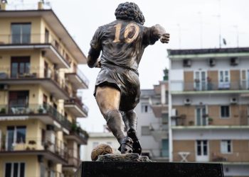 U svijetu postoji više od 400 statua posvećenih igračima, trenerima, predsjednicima