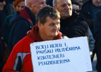 UMIROVLJENICI IZAŠLI NA ULICE Traže povećanje prosječne mirovine