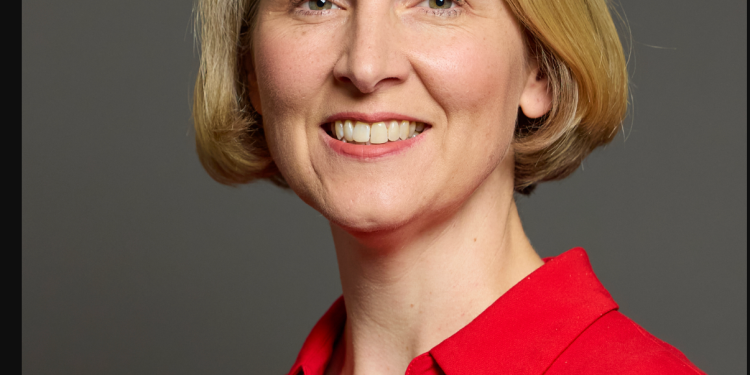 Ujedinjeno Kraljevstvo imenovalo Emmu Reynolds za gospodarsku tajnicu koja će nadzirati kripto