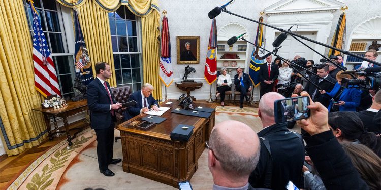 Unutar Ovalnog ureda: Koji je Biden dekor Trump odustao?