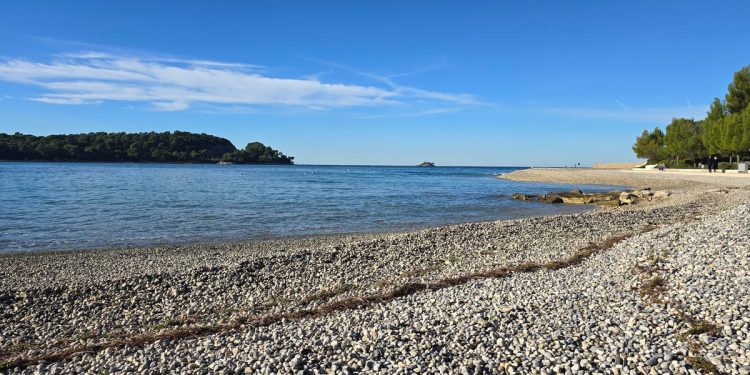 Uz i dalje jaku, a ponegdje i olujnu buru, sunčano uz čak -5 °C u Istri!