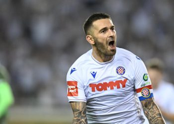 VIDEO: Livajina majstorija za pobjedu Hajduka. Najbolji igrač Bijelih zabio s 40-ak metara