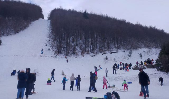VIDEO Rani početak skijaške sezone na Kupresu privukao mnoštvo posjetitelja