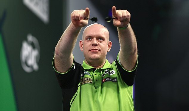 VRLO bolan put natrag do vrha finalnog rivala Ally Pally Lukea Littlera: Michaelu van Gerwenu koji nosi aparatić zubari su slomili čeljust, ima problema s gihtom – i pati se bez svoje žene frizerke u Londonu