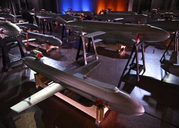 Valovi ukrajinskih bespilotnih letjelica ciljaju ruske postrojenja za vlast i naftu, kaže kij