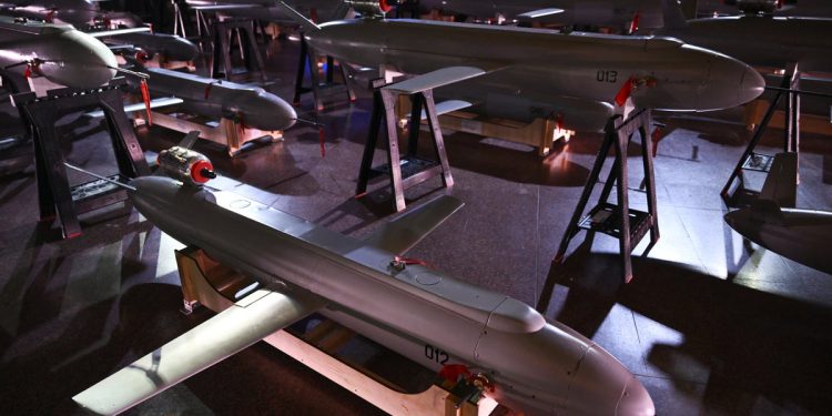 Valovi ukrajinskih bespilotnih letjelica ciljaju ruske postrojenja za vlast i naftu, kaže kij