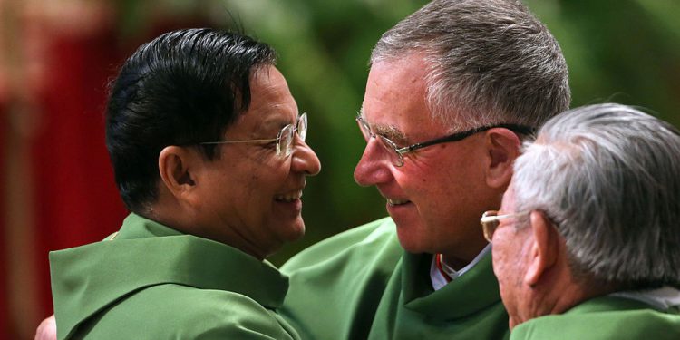 Vatikan pozdravlja homoseksualne svećenike — RT World News