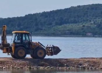 Vlasnik vodičkog hotela preko odvjetnika traži ispravak informacije o nasutom otpadu ispod hotela