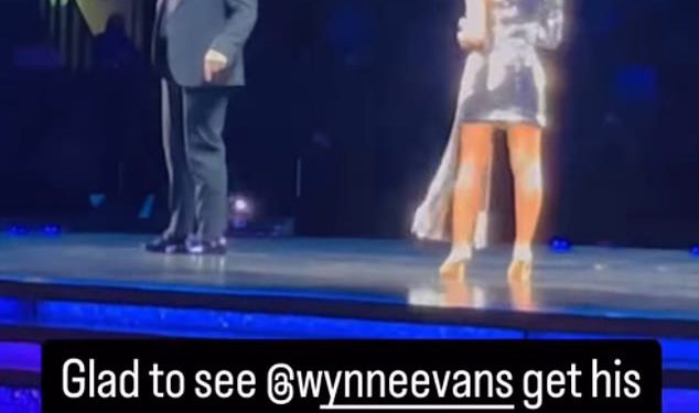 Wynne Evans odbacuje se strogo skandal dok se odlazi na pozornicu kako bi nastupio na turneji emisije – usred strahova BBC -a mogao bi ‘izdvojiti veze’ s njim nakon njegovog groznog seksualnog trzaja