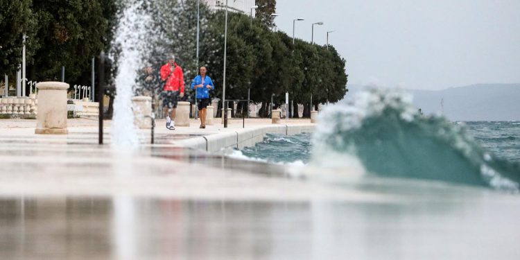 VRIJEME DANAS Tmurno i oblačno, poslijepodne moguća kiša. Na Jadranu će bura okrenuti na jugo | NACIONAL.HR