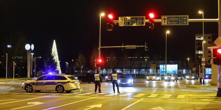 VELIKA POTRAGA UZ SAVU Zagrebačke dežurne službe na terenu, dignuti dronovi s termovizijskim kamerama | NACIONAL.HR