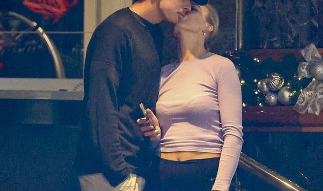 Zapečaćeno poljupcem! Moćni teniski par Alex de Minaur i Katie Boulter uživaju u noćnom provodu nakon nedavnih zaruka