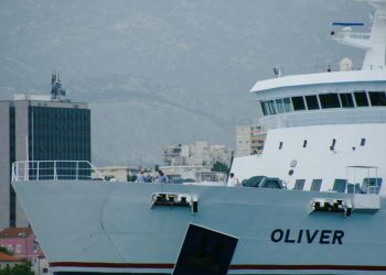 Zbog tehničkog problema trajekt Oliver danas nije vozio za Vis. Evo što kaže Jadrolinija