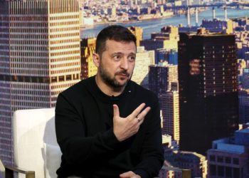 Zelenski tvrdi da je ozlijeđeni vojnik ponovno prohodao nakon susreta s njim — RT Rusija i bivši Sovjetski Savez