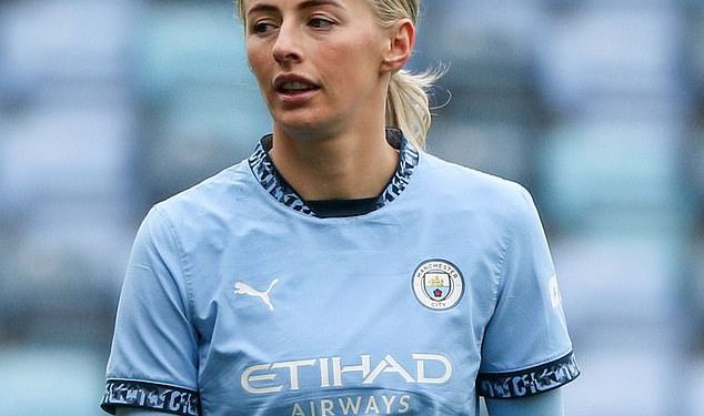 Zvijezda Lionessesa Chloe Kelly tvrdi da ‘negativno ponašanje’ utječe na njezino ‘mentalno blagostanje’ u zastrašujućoj molbi – dok se ona zalaže za izlaz iz Man Cityja prije roka za prijenos