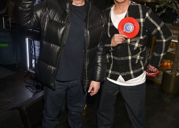 Zvijezde veselog ponedjeljka Shaun Ryder i Bez slave predstavljanje novog singla sa svojom supergrupom Mantra of the Cosmos