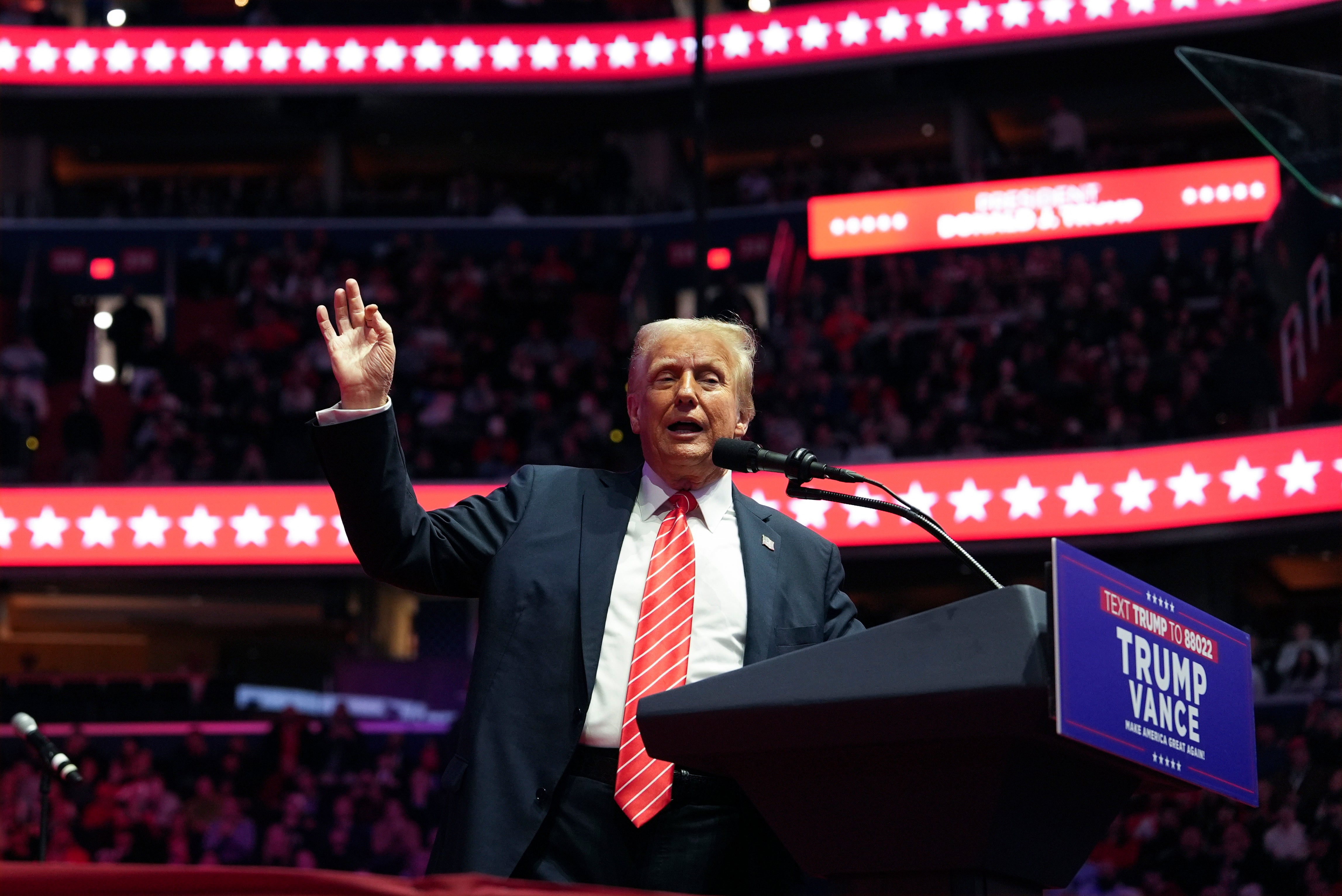 Novoizabrani predsjednik Donald Trump na skupu u Washingtonu, DC dan prije svoje inauguracije