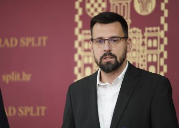 Ivošević: “Sreća za studente u Srbiji da Informer nije medij u Hrvatskoj, tko bi mogao živjeti od osuda HND-a”