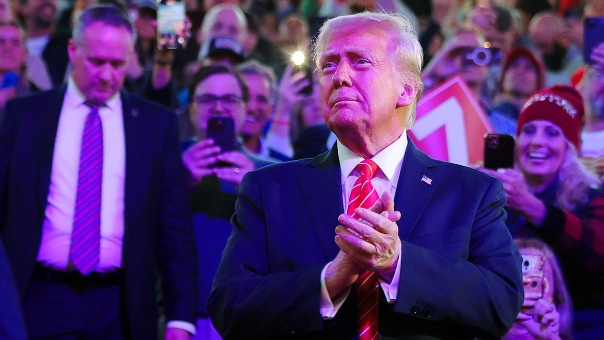 Donald Trump dolazi na skup dan prije zakazane inauguracije