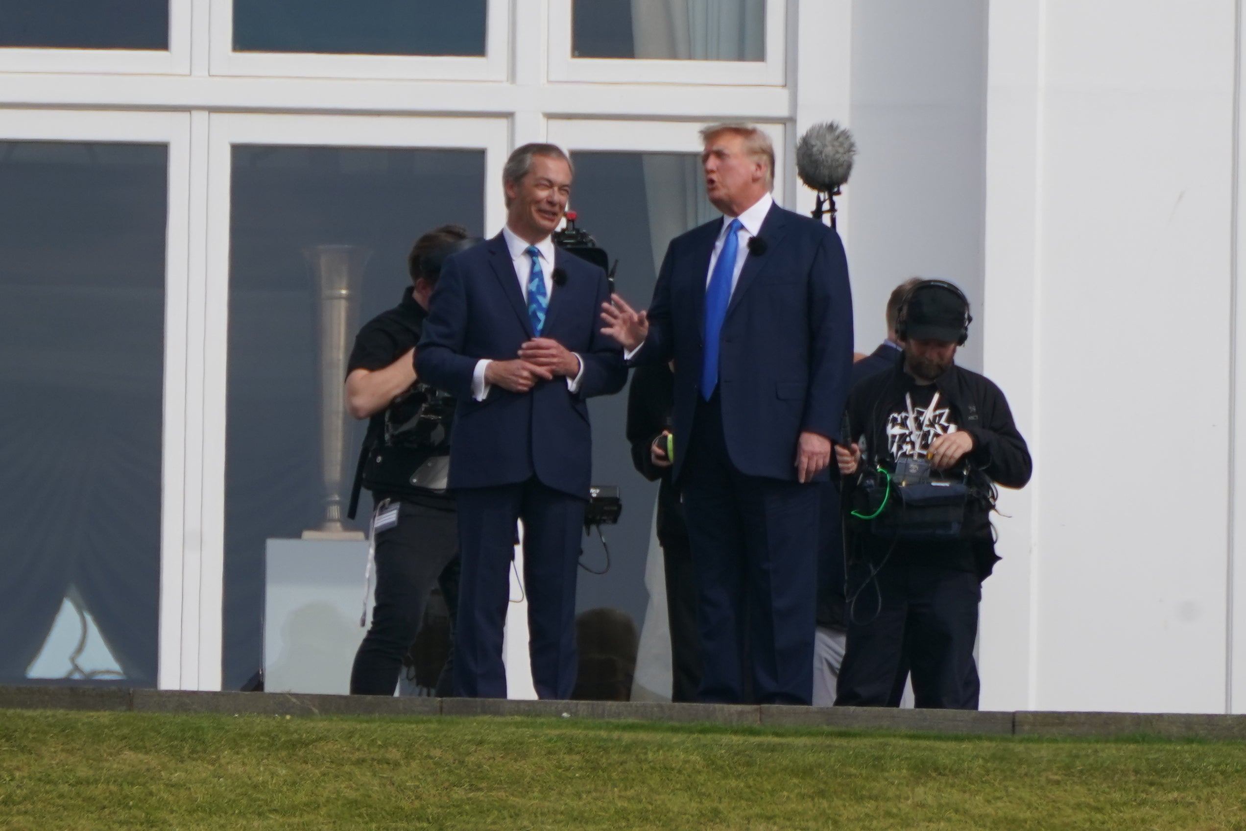 Novoizabrani američki predsjednik Donald Trump zajedno s čelnikom Reformista u Velikoj Britaniji Nigelom Farageom