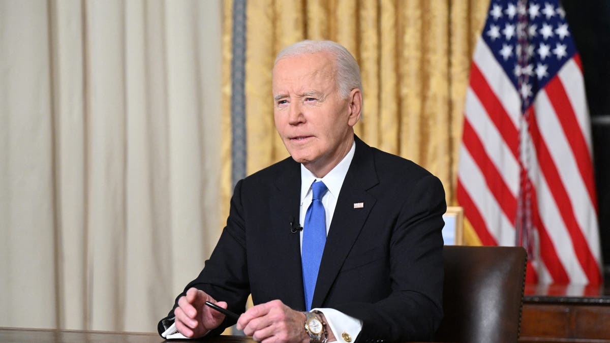 Američki predsjednik Joe Biden drži svoj oproštajni govor naciji iz Ovalnog ureda Bijele kuće u Washingtonu, DC, 15. siječnja 2025. (Fotografija Mandel NGAN / POOL / AFP) (Fotografija MANDEL NGAN/POOL/AFP putem Getty Images)