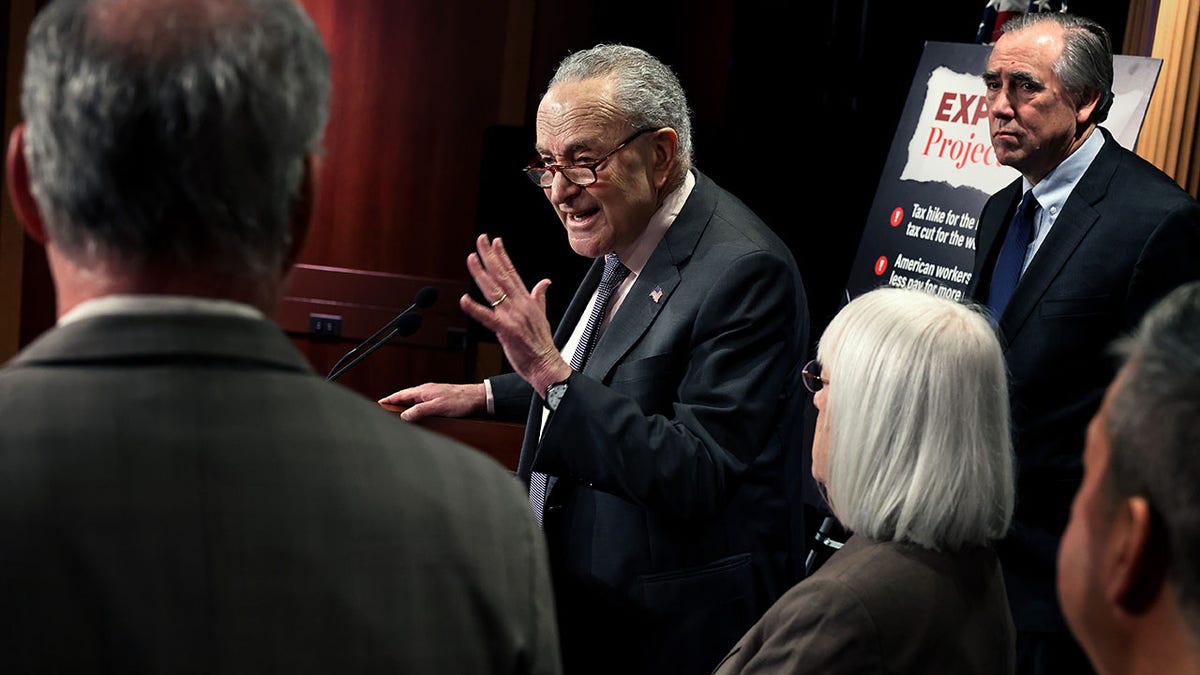 Schumer konferencija za novinare