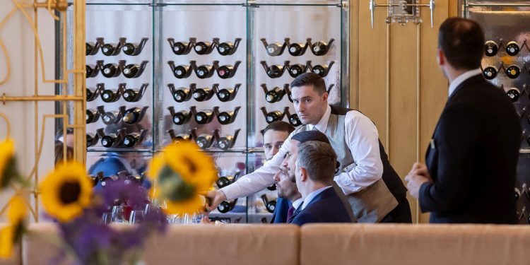 LEGENDA U GOSTIMA Zlatan Ibrahimović stigao u Zagreb, ručao sa Zajecom, pričali o stadionu! | NACIONAL.HR